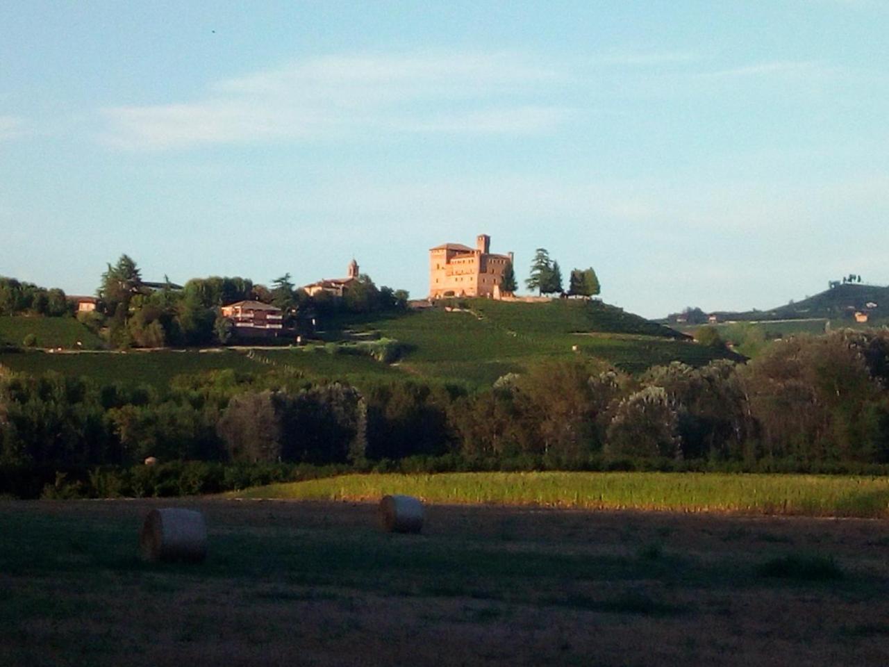 Tenuta Calabiana Diano dʼAlba エクステリア 写真
